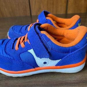 Saucony orange blue boys girls sneakers. Size 8.5